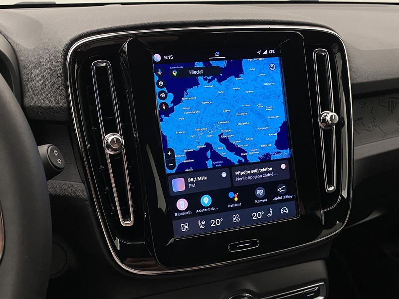 Volvo XC40 PURE ELECTRIC RECHARGE CORE  - fotka 38 z 55
