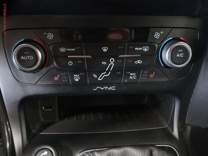 Ford Focus (2015) 1.5 EB, AC, temp - fotka 18 z 22