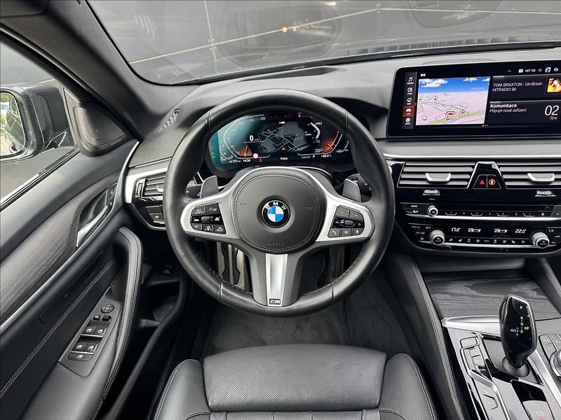 BMW Řada 5 3,0 540d xDrive M-Packet ČR DP - fotka 16 z 36