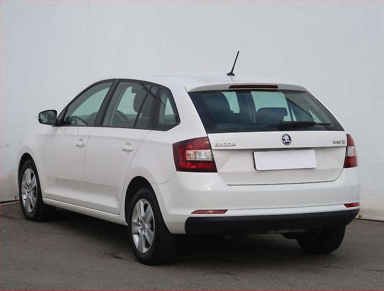 Škoda Rapid (2017) Spaceback 1.4 TDI, po STK - fotka 4 z 16