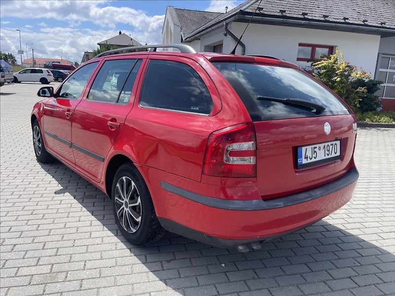 Škoda Octavia 2,0 TDi 103kw BKD Klimatronic - fotka 32 z 35