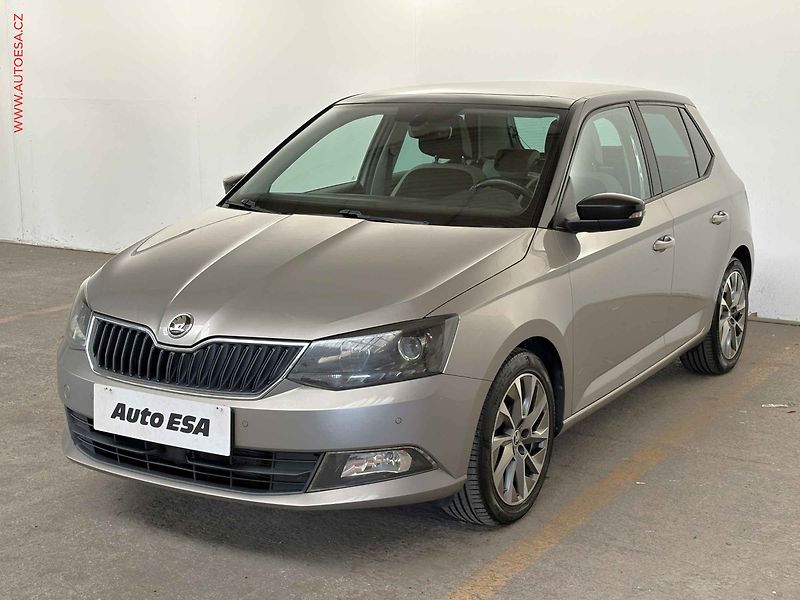 Škoda Fabia (2015) 1.4 TDi, panorama, autoAC - fotka 3 z 15