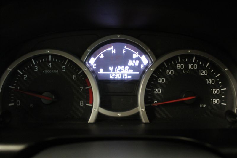 Suzuki Jimny 1,3 i 4x4 tažné, 1.majitel - fotka 18 z 32