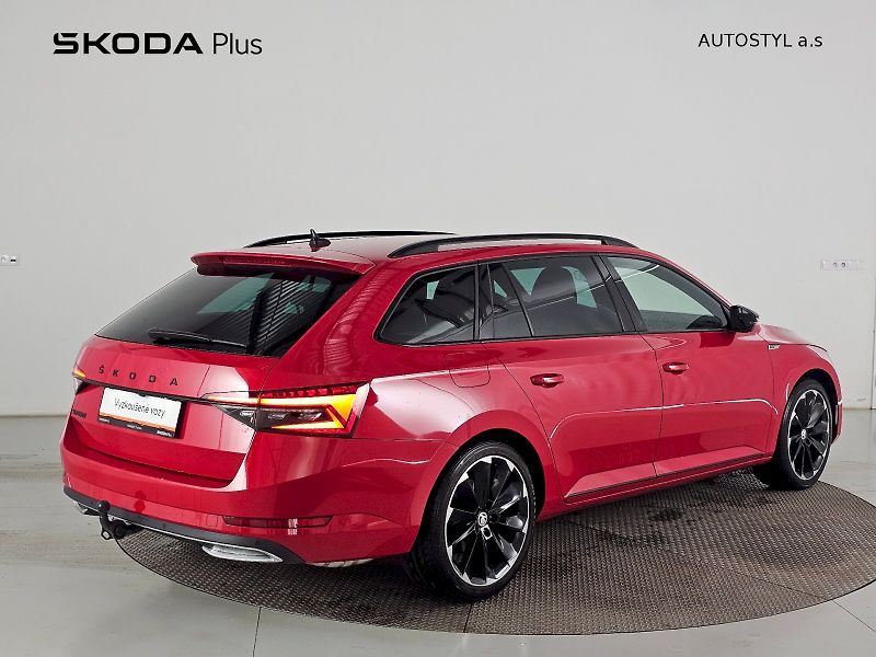 Škoda Superb (2023) 2.0TSi 140kW DSG SPORTLINE TAŽ - fotka 2 z 32