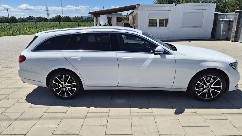 Mercedes-Benz Třídy E 350d 4Matic Exclusive - fotka 4 z 21