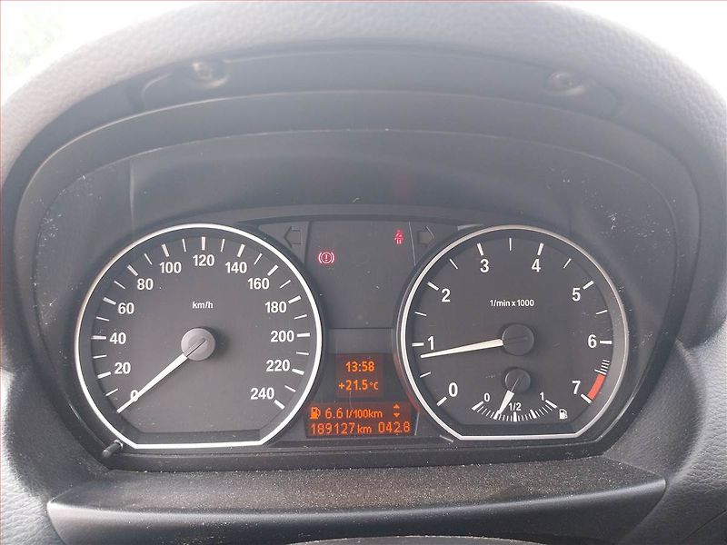 BMW Řada 1 (2009) 116i, nová STK, jezdí skvěle - fotka 11 z 14
