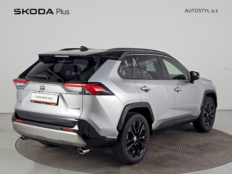 Toyota RAV4 (2025) 2.5HEV 222k 4X4 SELECTION - fotka 2 z 28