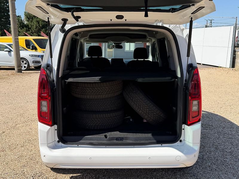 Opel Combo 1.2TURBO 81KW*ZADÁNO* - fotka 5 z 33