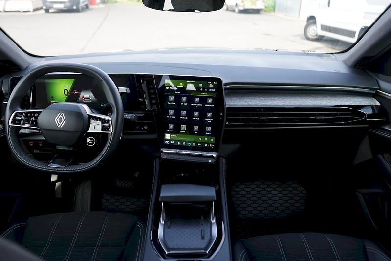 Renault Austral (2024) 1.3 MHEV 160 Techno - fotka 8 z 27