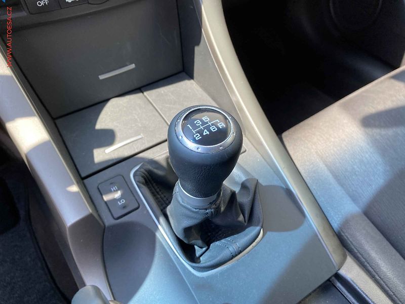 Honda Accord (2010) 2.0 i-VTEC, Comfort, výhřev - fotka 16 z 16