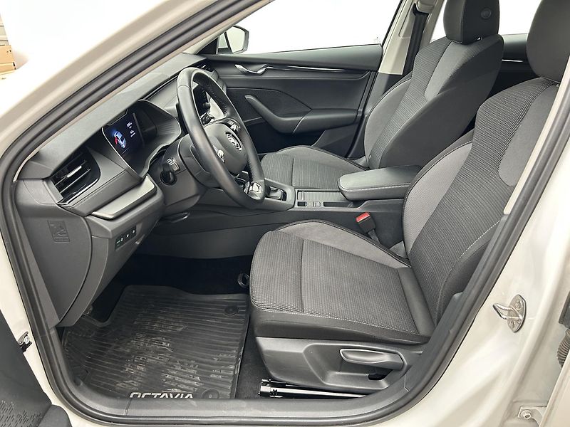 Škoda Octavia 2.0 TDI Ambition Plus - fotka 21 z 28