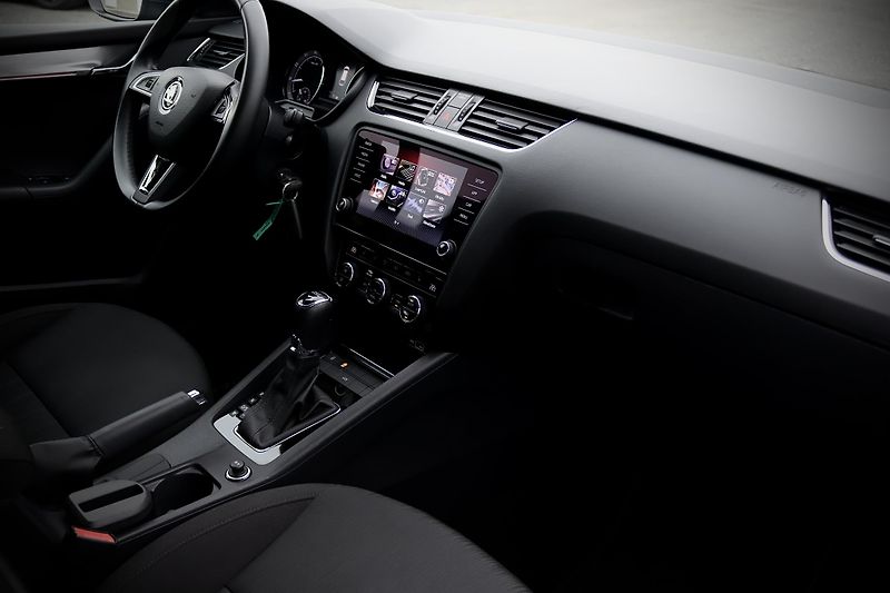 Škoda Octavia 3 FL Combi 1.5 TSI 110 kW DSG - fotka 15 z 39