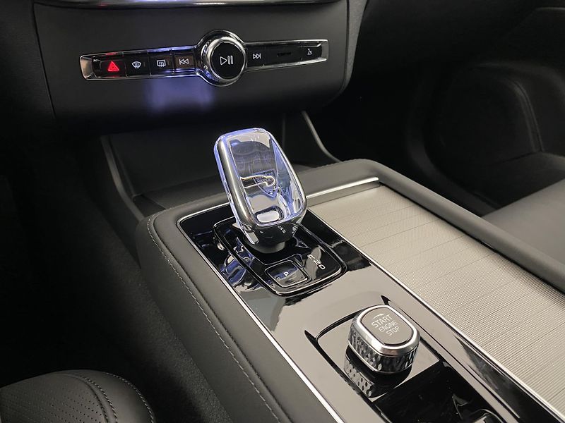 Volvo XC90 (2026) B5 AWD BLACK EDITION PLUS 7m - fotka 37 z 69