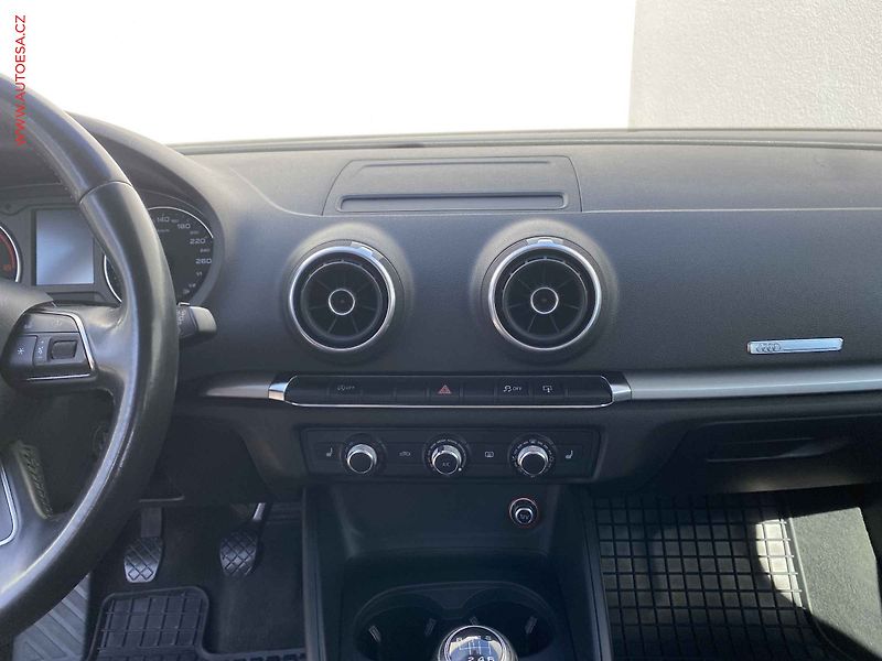 Audi A3 (2016) 1.6 TDi, 2.maj,ČR, AC, bixen - fotka 12 z 18