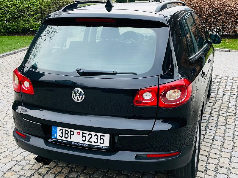 Volkswagen Tiguan 1.4TSi MANUÁL VÝHŘEV SERVISKA - fotka 15 z 45