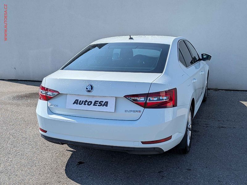 Škoda Superb (2016) 1.4TSi, Navi, bixen - fotka 4 z 16