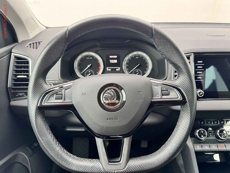 Škoda Karoq (2018) 1.0 TSi, Style, LED, kamera - fotka 13 z 15