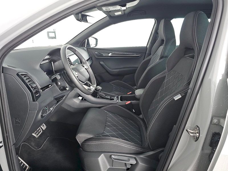 Škoda Karoq (2025) 2.0TSi 4X4 140kW SPORTLINE TAŽ - fotka 6 z 34