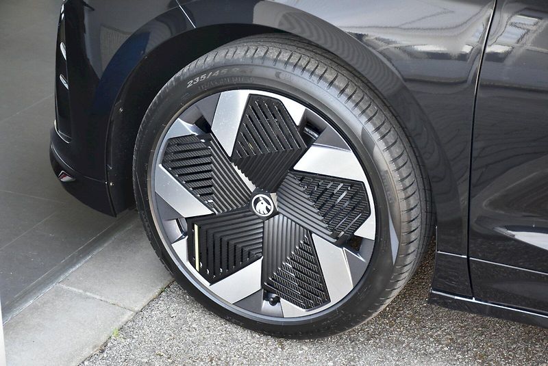 Škoda Enyaq (2026) RS 84x - fotka 31 z 63