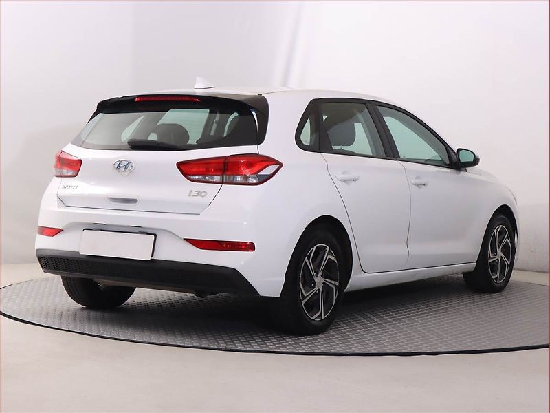 Hyundai i30 (2020) Comfort 1.5 DPI, Serv.kniha - fotka 5 z 18