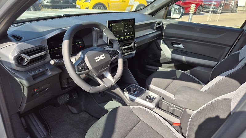Dacia Duster (2026) Journey hybrid-G 150 4x4 - fotka 5 z 10