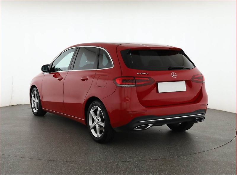 Mercedes-Benz Třídy B (2019) B 180 d, Automat, Kůže, Navi - fotka 4 z 18
