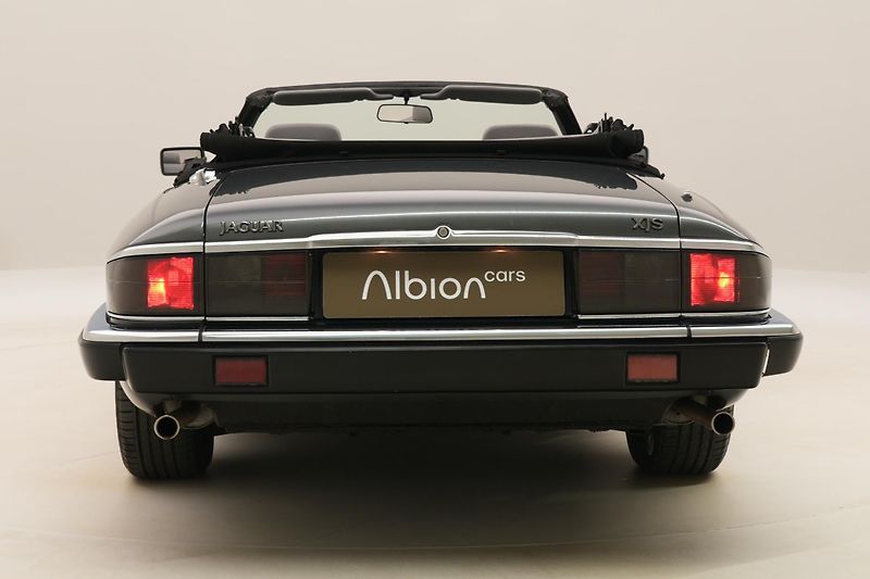Jaguar XJS CONVERTIBLE 4.0 R6 AUT 1.maj - fotka 10 z 42
