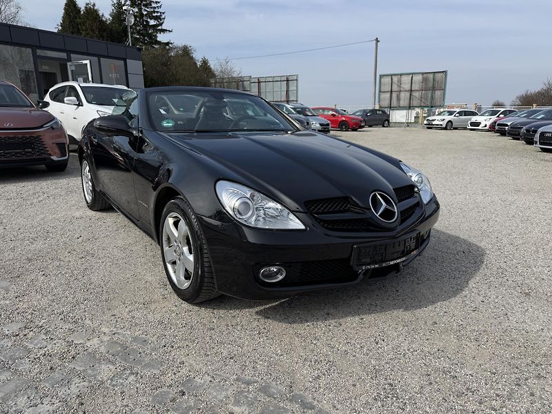Mercedes-Benz SLK (2008) 200 KOMPRESOR 135KW  - fotka 1 z 31