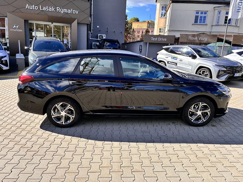 Hyundai i30 1.5DPi 81kW COMFORT ALU        - fotka 8 z 23