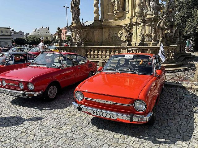 Sraz veteránů Škoda 110R v Uničově