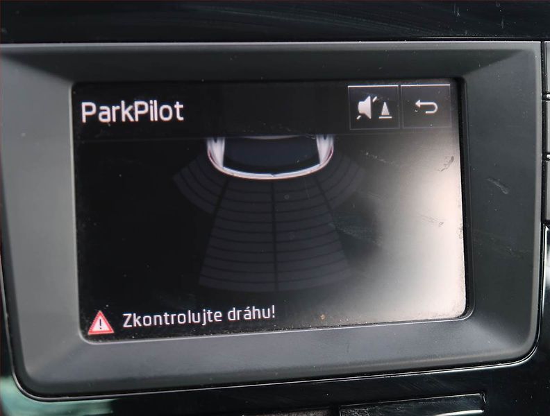 Škoda Rapid (2016) Spaceback 1.4 TDI - fotka 18 z 18