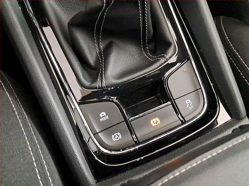 Škoda Karoq (2022) Sportline 1.5 TSI - fotka 18 z 23