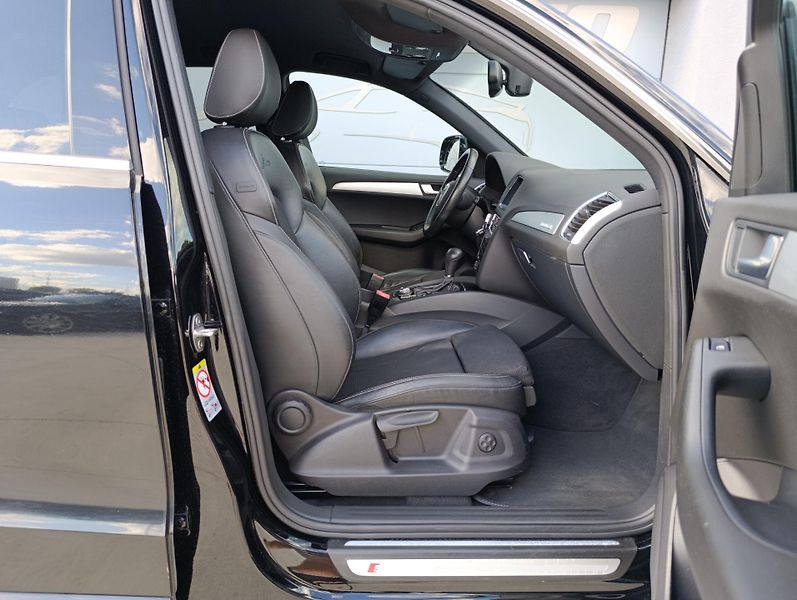 Audi Q5 2.0TDI QUATTRO S-LINE ČR - fotka 18 z 31