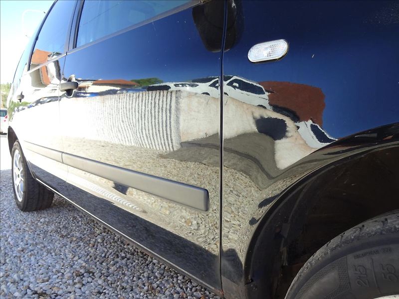 Ford Galaxy 1,9 TDI 85 kW 7.MÍST - fotka 10 z 40