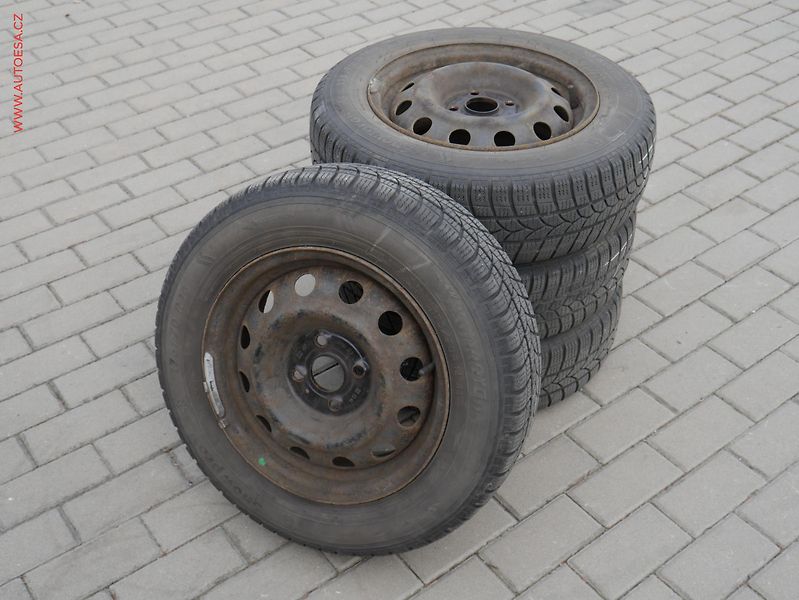 Hyundai i20 (2011) 1.2i, ČR, AC, park.asist - fotka 15 z 15