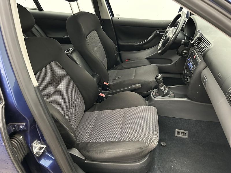 Seat Leon 1.6 i Stella - fotka 14 z 20