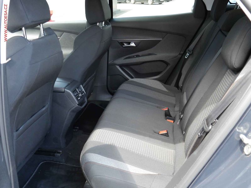 Peugeot 3008 (2020) 1.2 PT, ČR, Active - fotka 10 z 19