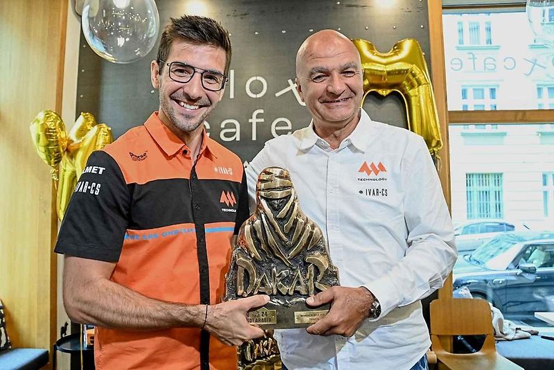 Martin Macík v posádce s Františkem Tomáškem a Davidem Švandou to dokázal. Navázal na legendárního Karla Lopraise a po třiadvaceti letech je dalším českým vítězem Rallye Dakar.