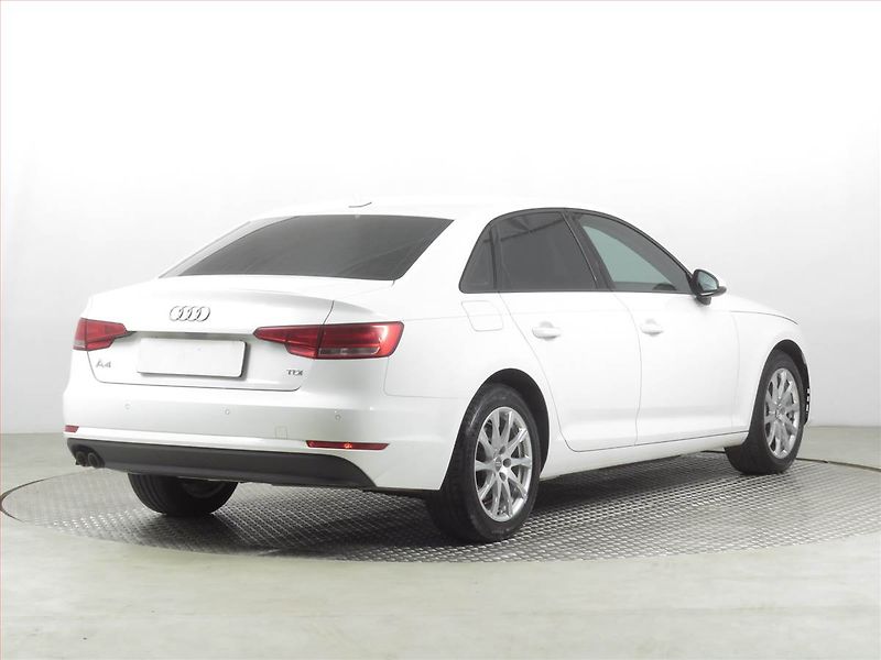 Audi A4 (2018) 2.0 TDI, Automat, Serv.kniha - fotka 5 z 24