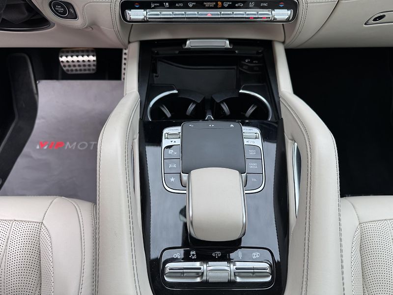 Mercedes-Benz GLE 53AMG-4M-R22-PANO-DESIGNO-ČR - fotka 19 z 34