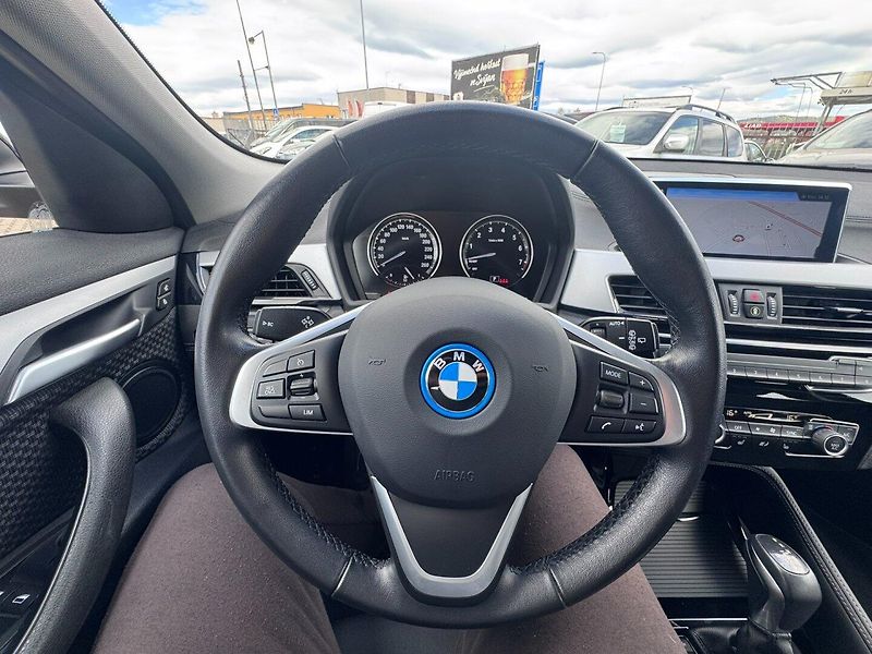 BMW X2 (2022) 4X4 25E 1,5i 162KW ZÁRUKA DPH - fotka 25 z 50