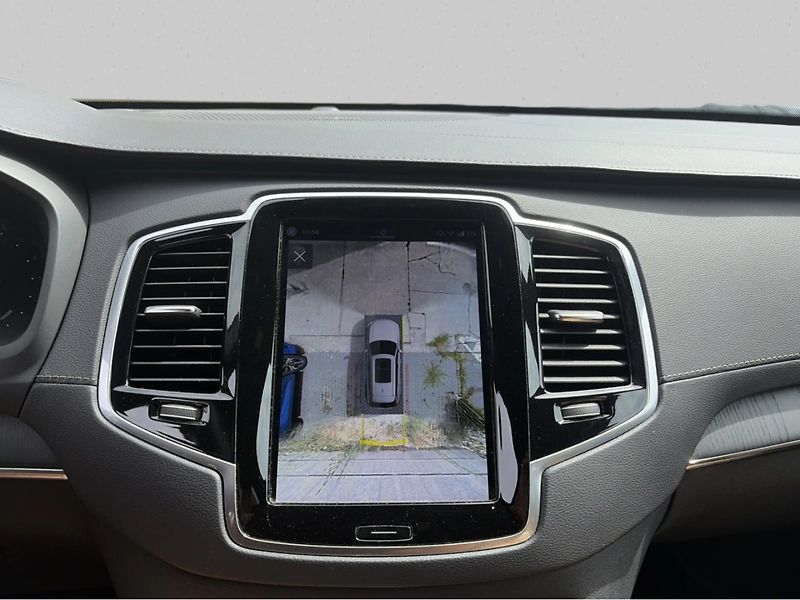Volvo XC90 B5 AWD diesel Plus Bright Auto - fotka 4 z 5