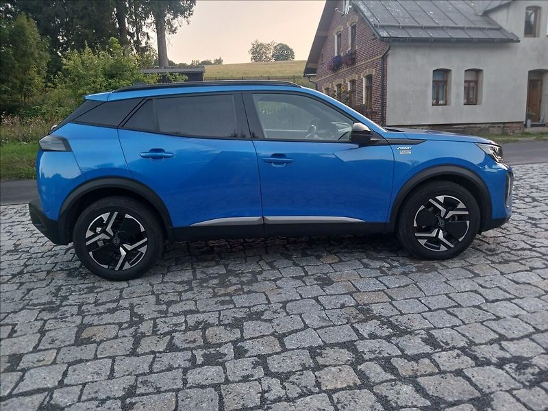 Peugeot 2008 1,2 ALLURE LIMITED edition - fotka 6 z 38