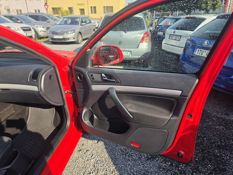 Škoda Octavia 2.0 TDI 4x4 Xenon  - fotka 16 z 28