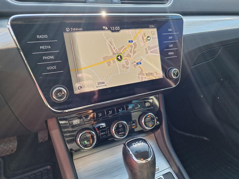 Škoda Superb 1,5TSI 110KW STYLE odp.DPH - fotka 13 z 23