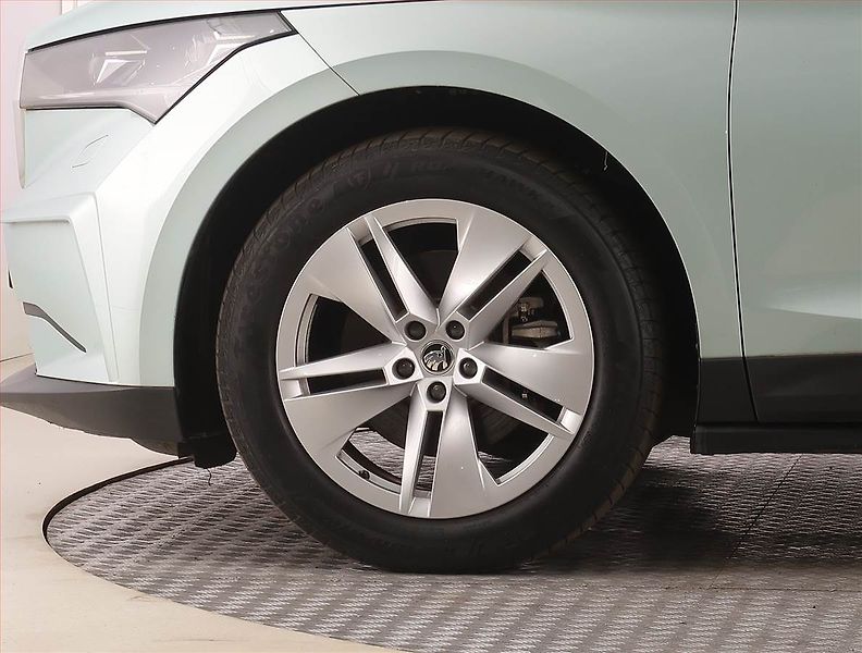 Škoda Enyaq (2022) 60 (62 kWh), SoH 93% - fotka 15 z 29