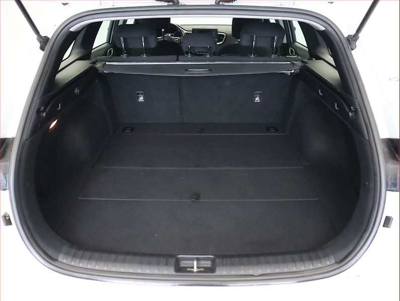 Kia Ceed (2023) 1.5 T-GDI, Serv.kniha - fotka 14 z 18