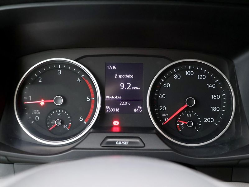Volkswagen Crafter 2,0 TDI 130kW CZ Dílna DPH - fotka 18 z 36