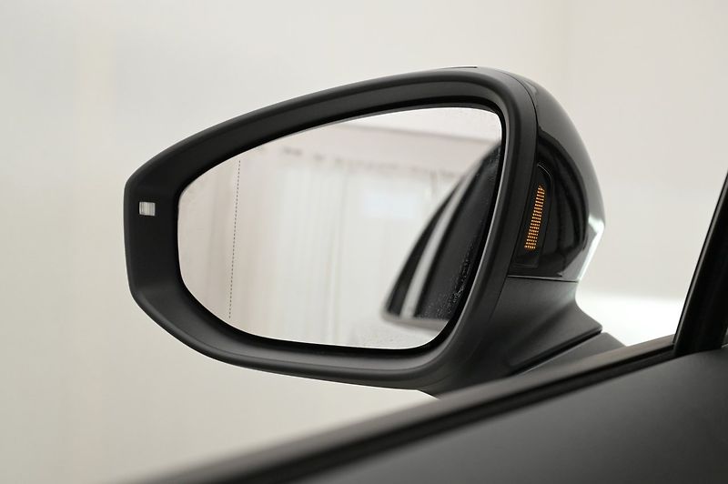 Volkswagen ID.7 Tourer GTX AWD 360 HuD H/K DCC Vent T - fotka 21 z 22