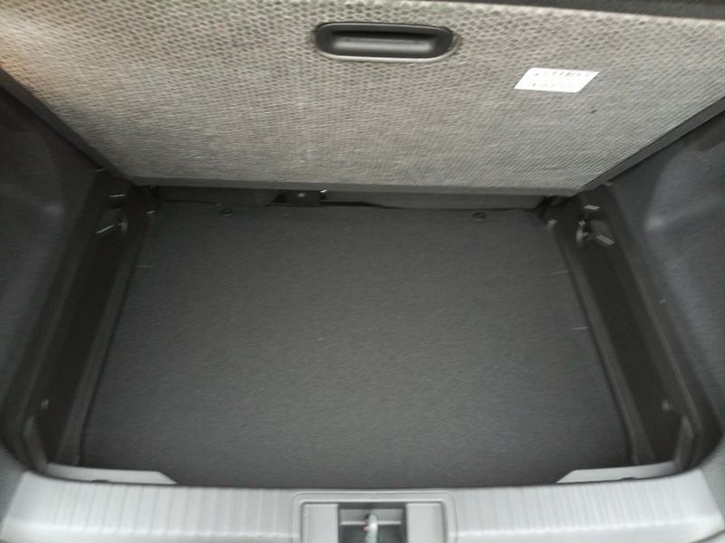 Renault Captur (2026) techno mild hybrid 140 EDC - fotka 12 z 27